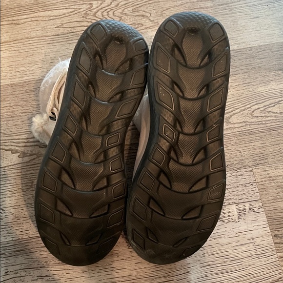 Skechers Women's Beige Fur-Lined GOGA MAT Winter Boots - Picture 5 of 8